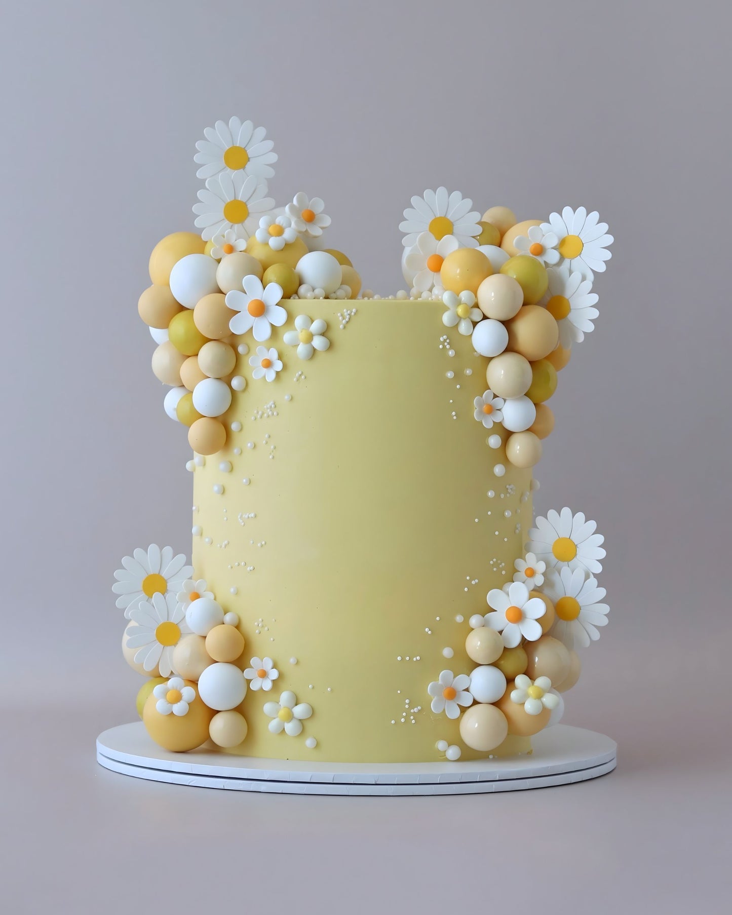 Yellow Daisy Themed Celebration Cake - Bel Bear Bakes