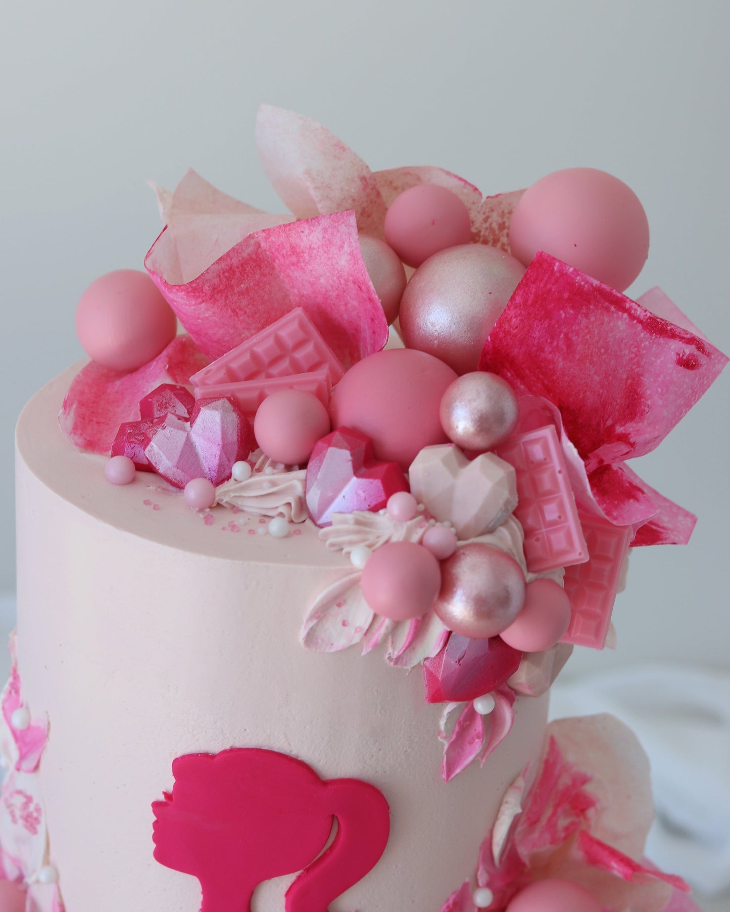 Barbie Bel Bear Bakes