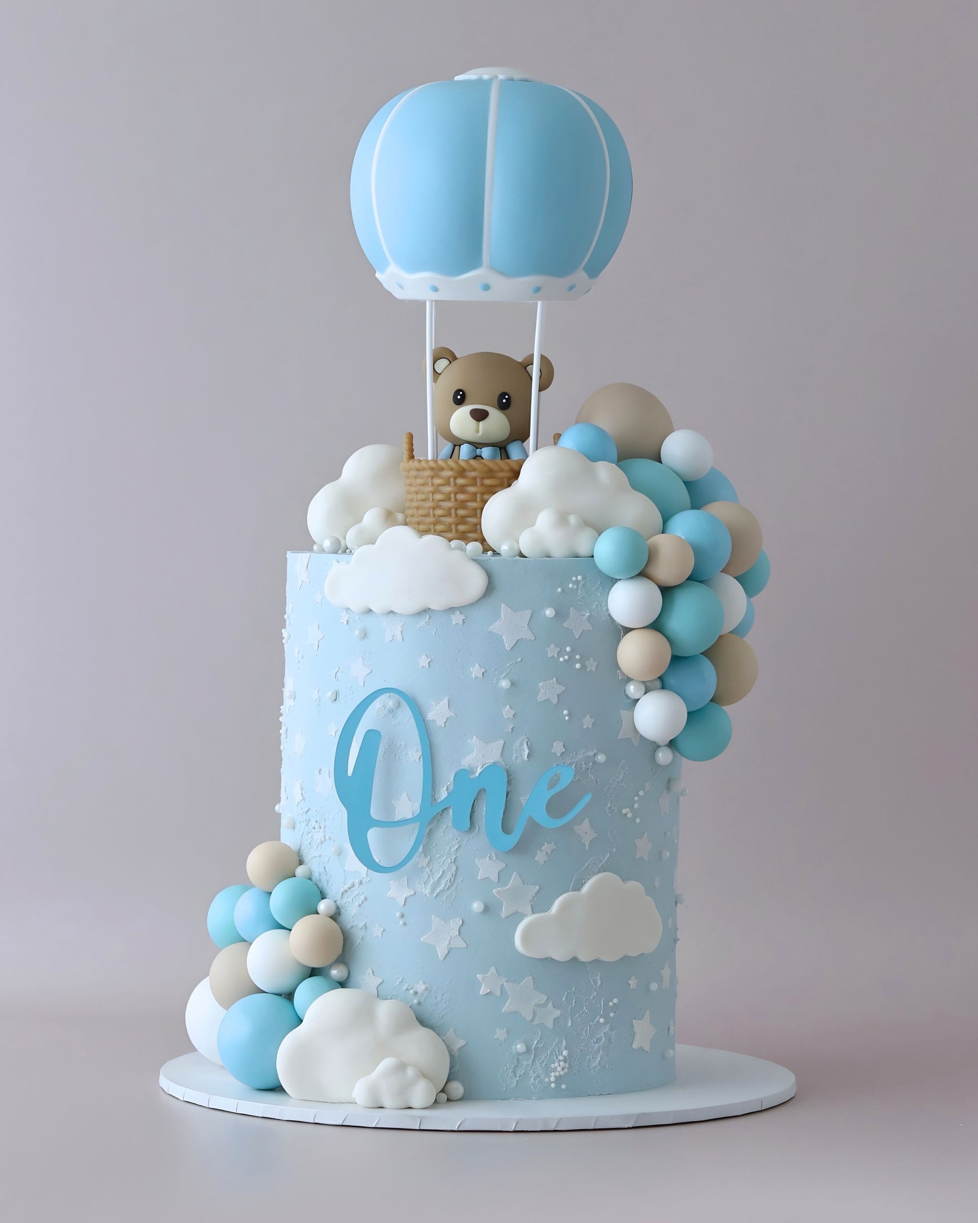Blue & White Balloon Bear Cake - Bel Bear Bakes