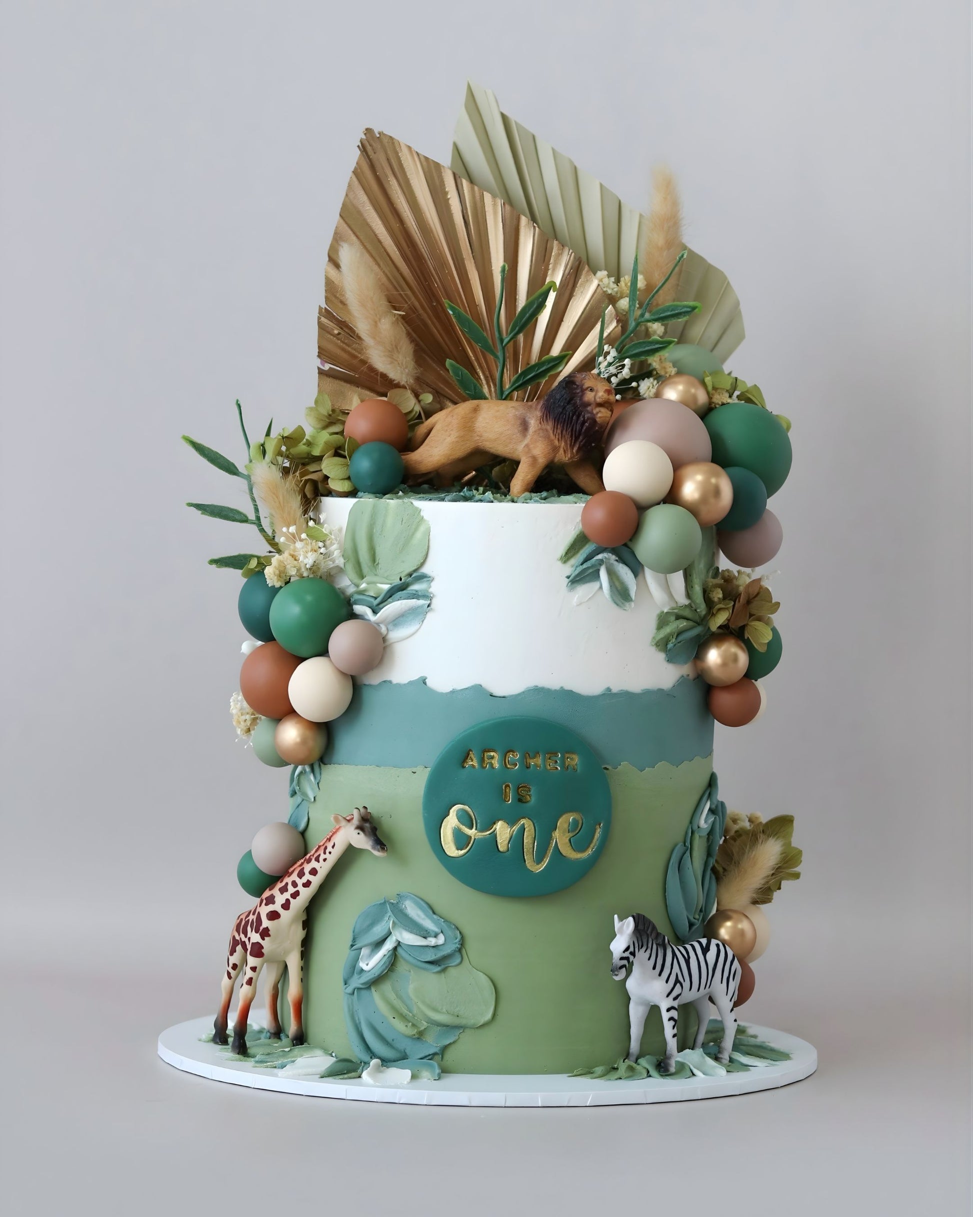 Safari Animal Theme Cake - Bel Bear Bakes