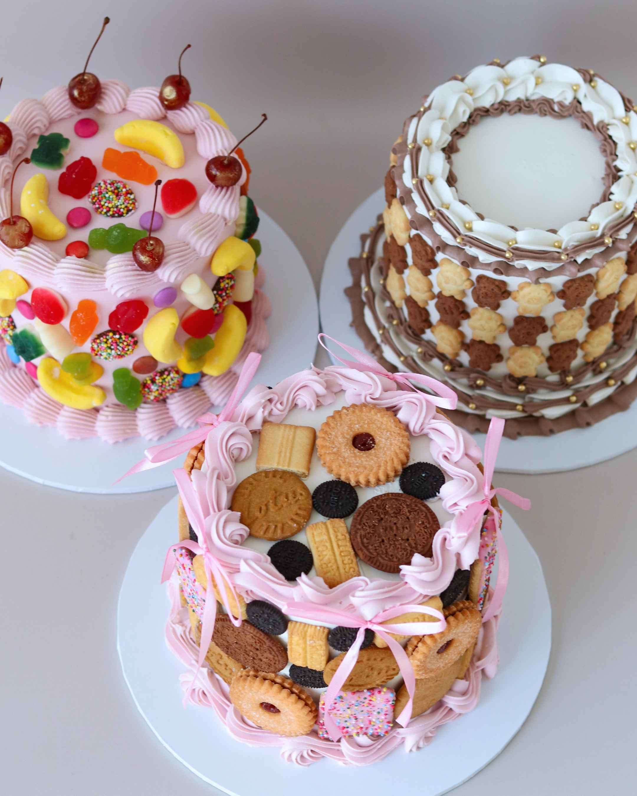 PARTY CAKES