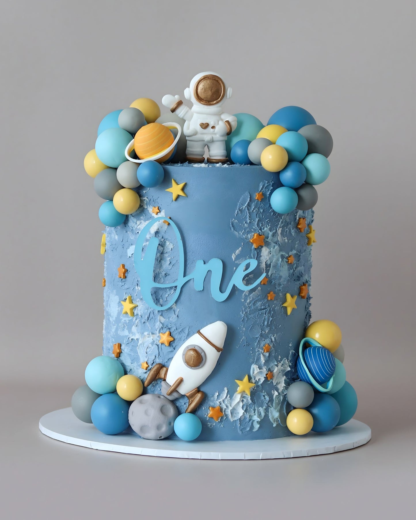 Space Astronaut Cake - Bel Bear Bakes