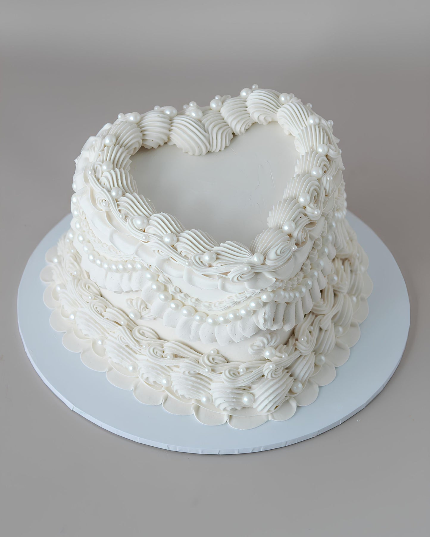 White Bridal Vintage Pearl Cake - Bel Bear Bakes