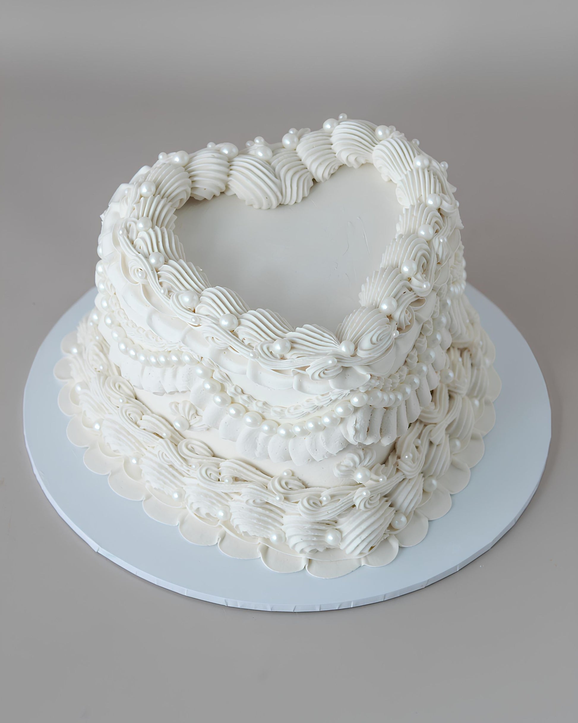 White Bridal Vintage Pearl Cake - Bel Bear Bakes